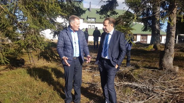 ЗЛАТАР: На 1200 метара надморске висине ниче фудбалски терен